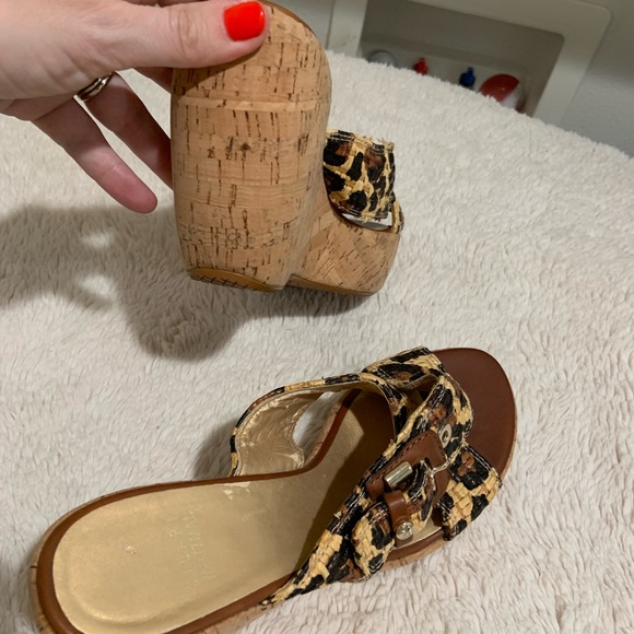 Stuart Weitzman Women Size 8 Wedges - Picture 8 of 8